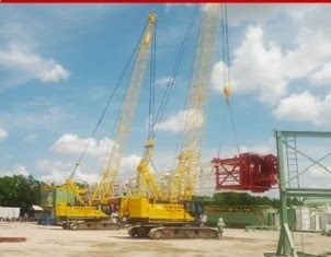 CRAWLER CRANE