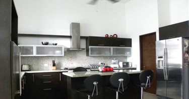 Decoración Minimalista y Contemporánea: Funcional y bonita cocina