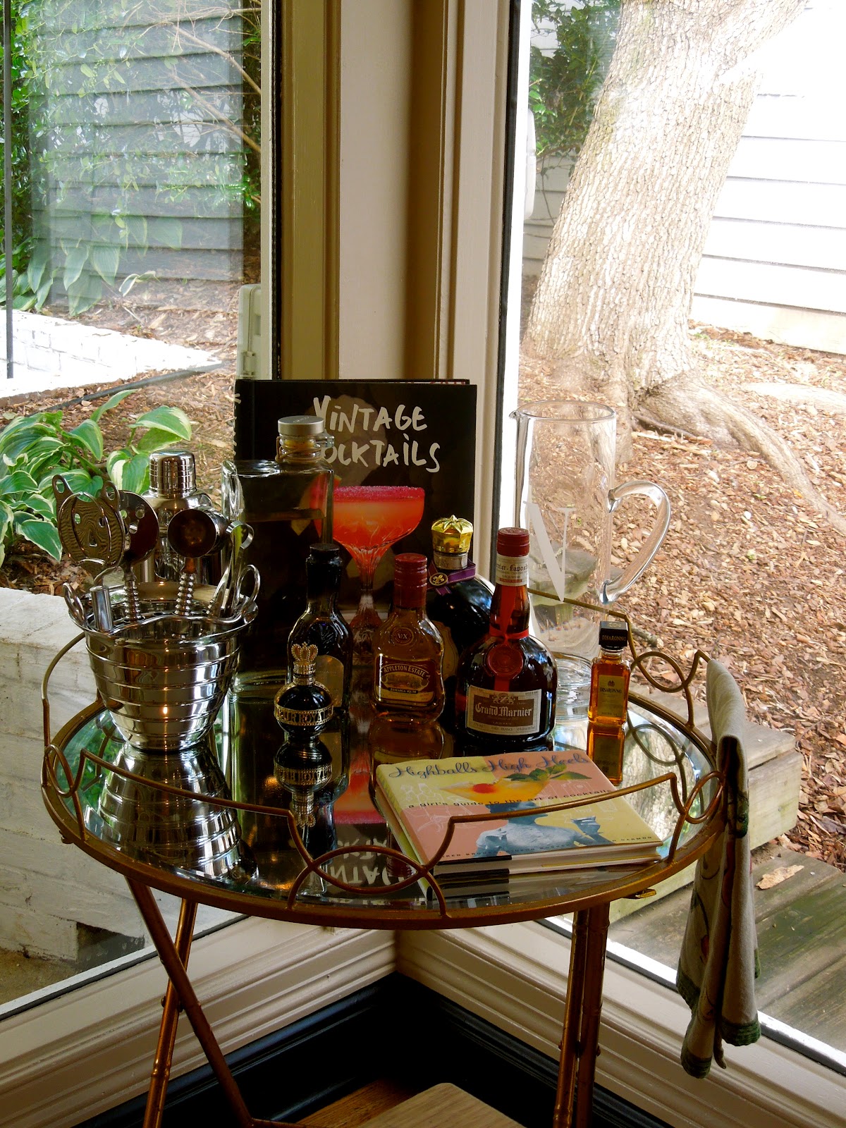 Southern Sophisticate AT HOME BAR DESIGN