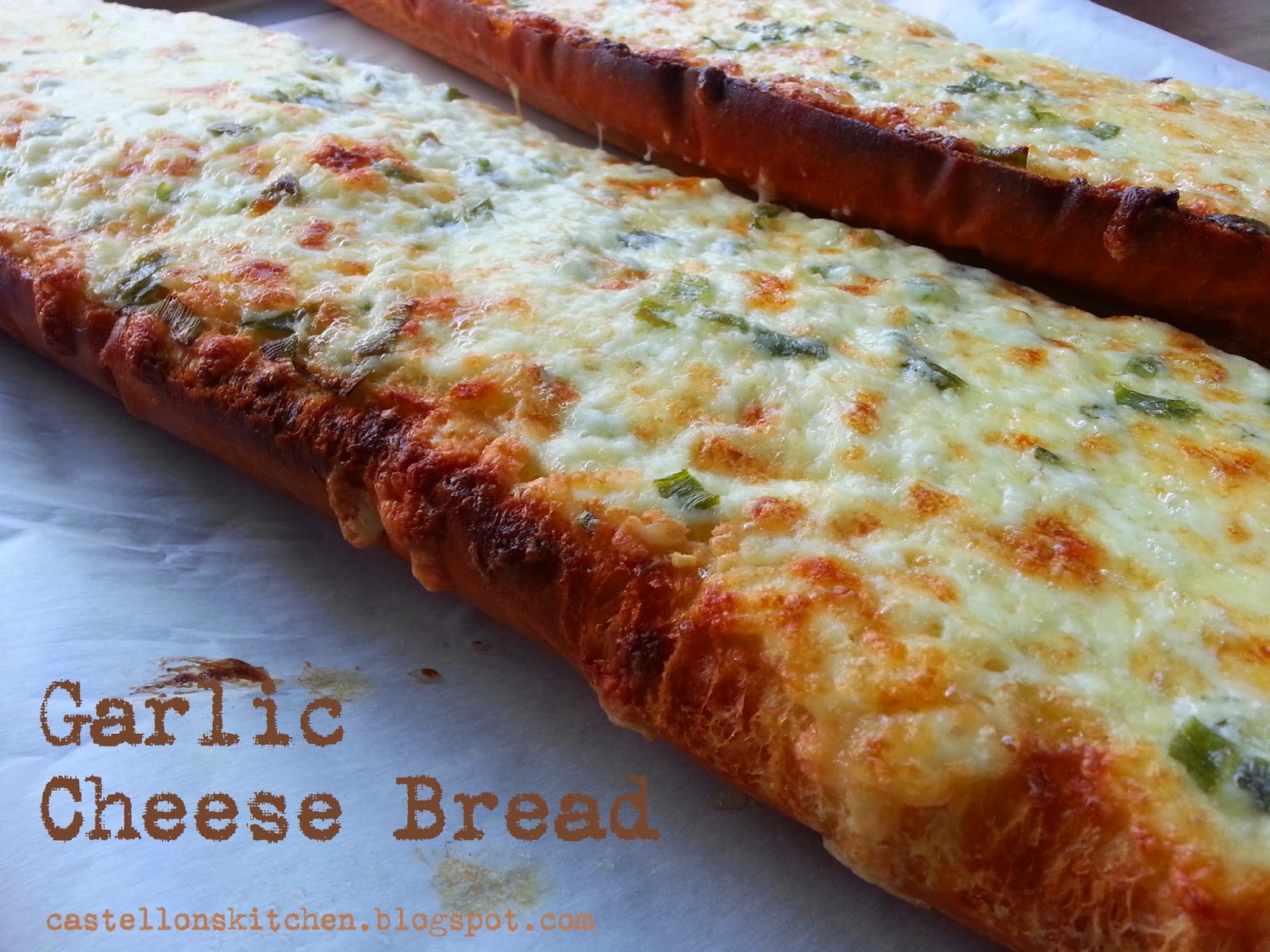 Castellon's Kitchen Garlic Cheese Bread