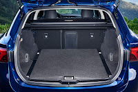 2015-ToyotaAvensis-88.jpg