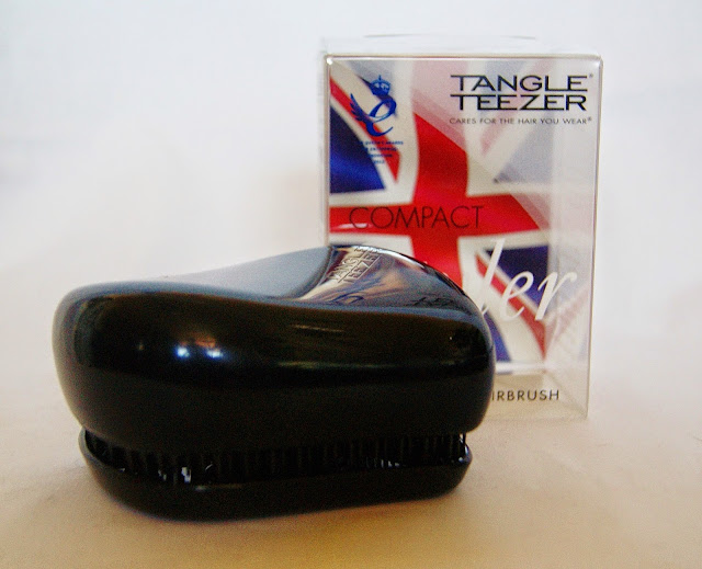 Tangle Teezer Compact Styler in Rock Star Black, haircare, brush, detangling, beauty, tool, review, toronto, ontario, canada, the purple scarf, melanie.ps, uk, 
