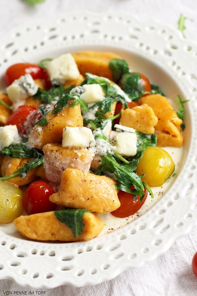 Penne im Topf SüßkartoffelGnocchi mit Rucola und KäseSauce