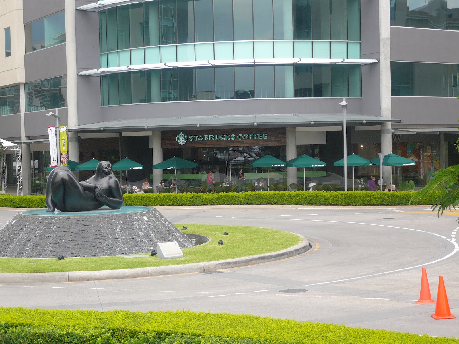 Living in Costa Rica Starbucks in Escazú, Costa Rica at Avenida Escazú