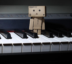 Danbo on the piano