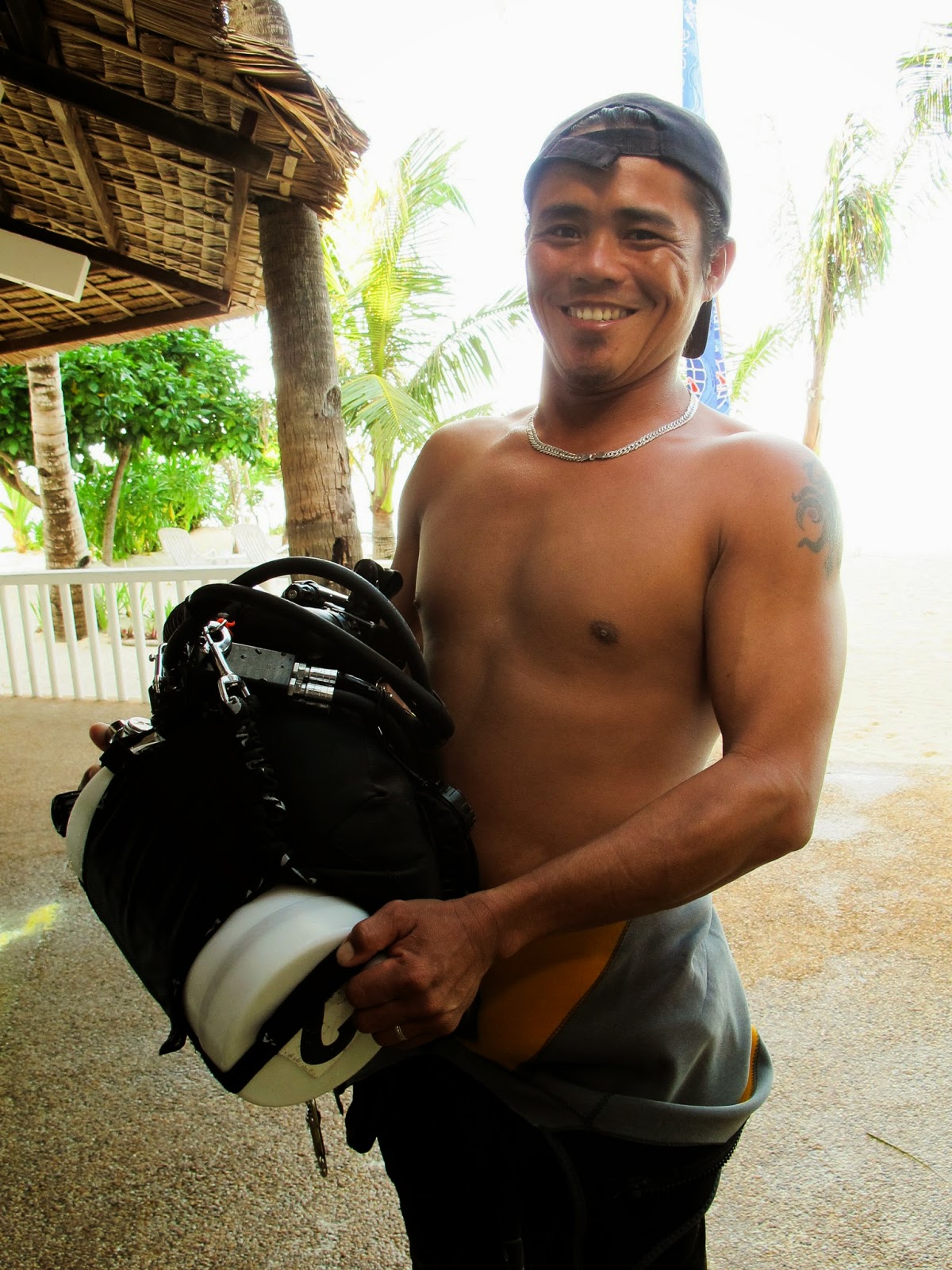 Local DM Paul white the white arrow Closed Circuit Rebreather (CCR) Local DM Paul white the white arrow Closed Circuit Rebreather (CCR)