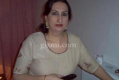 Hot Pakistani Aunty in her Bedroom (PART 2) | Mallu Joy