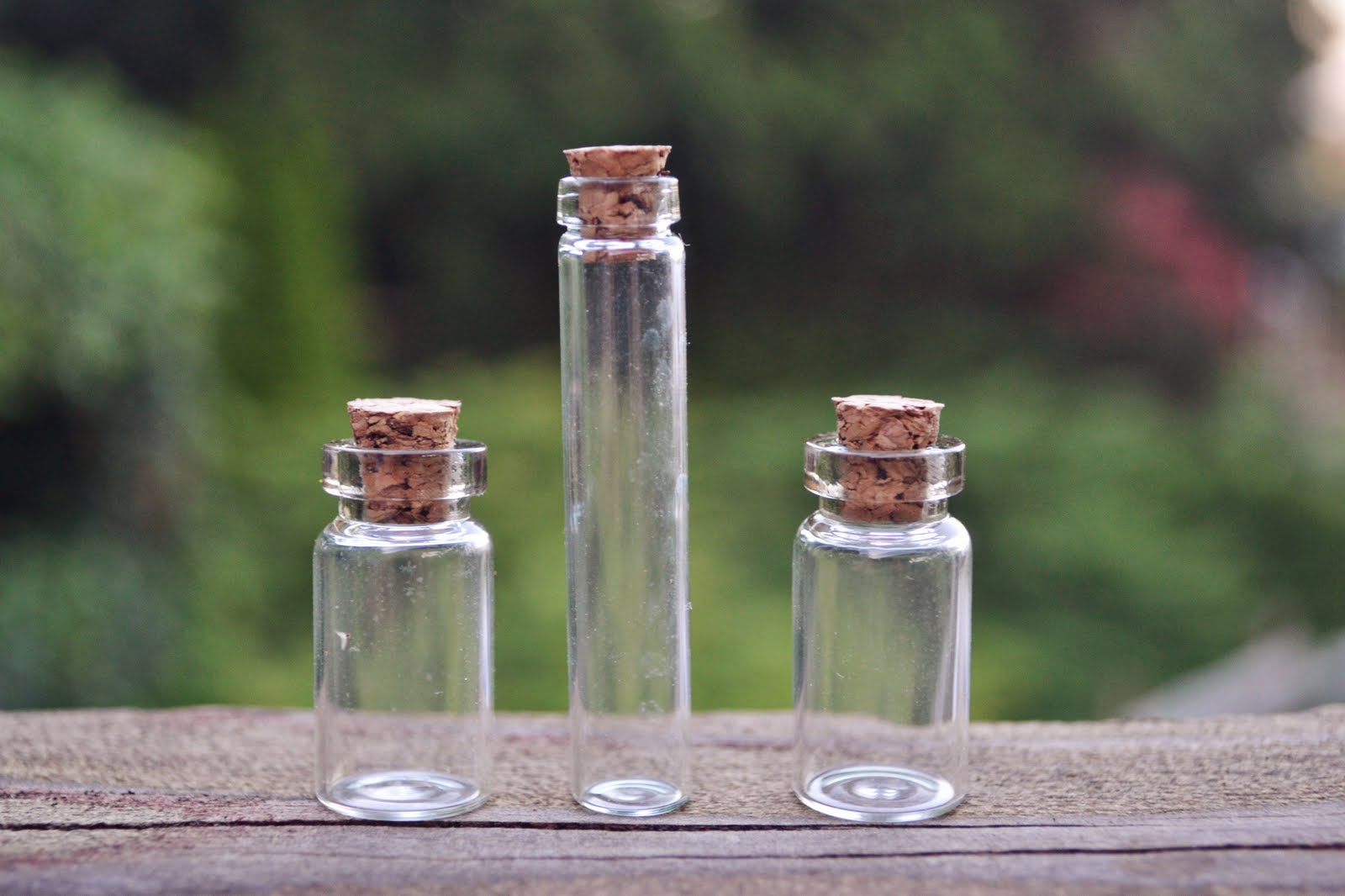4 pack jewelry making bottles cork tiny bottle Short mini glass bottles 2 ml DIY mothers day crafts small vial apothecary bottle