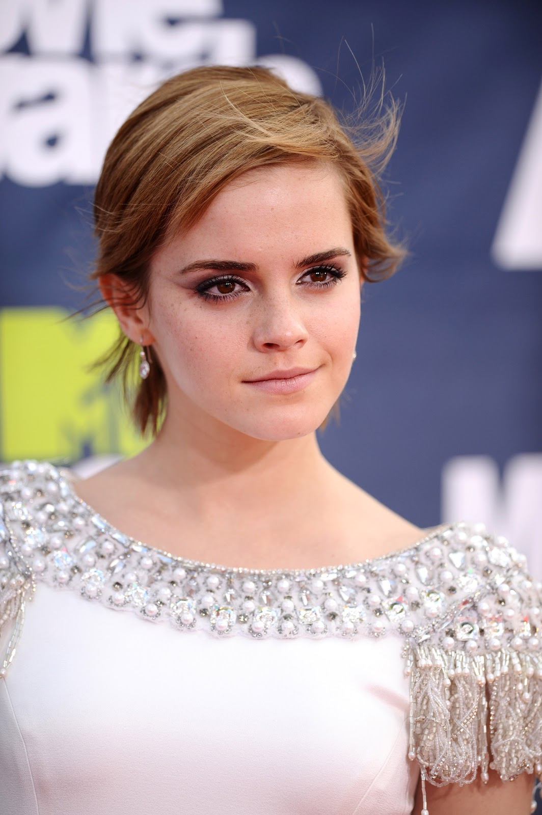 http://4.bp.blogspot.com/-qYDkmbkS2d8/Tex6lF58UiI/AAAAAAAAAvg/cW6nwgjbY2M/s1600/mtvmovie11-048.jpg