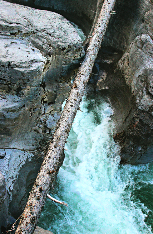 maligne canyon jasper alberta rocky mountains travel photography