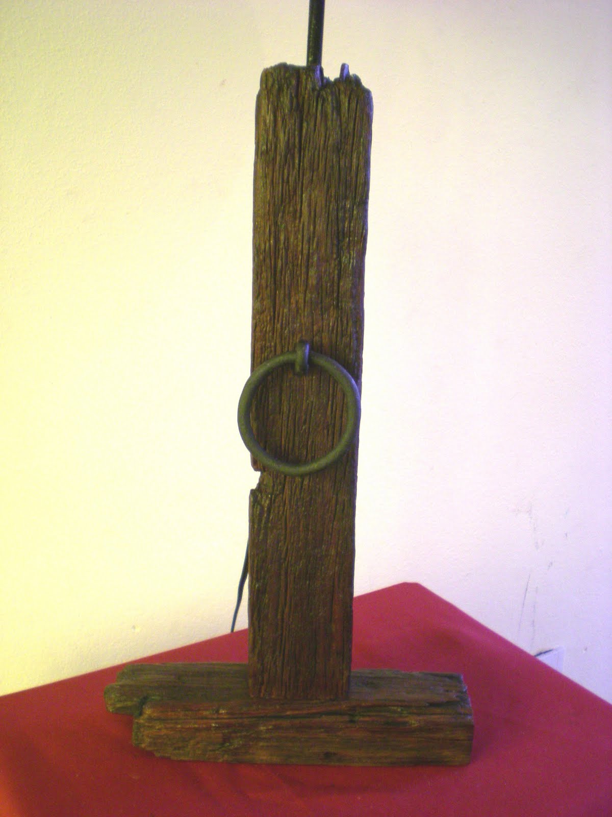 El Fogón - Artesanías en madera rústica y hierro- Uruguay - Flores: 046