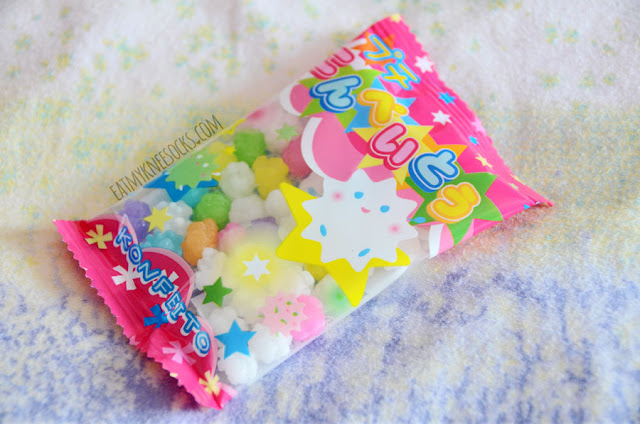 Skoshbox September 2015 DEKAbox Review: Kompeito Candy The September 2015 Skoshbox DEKAbox included a bag of traditional Japanese Kompeito rock candies, a cute and sweet snack.