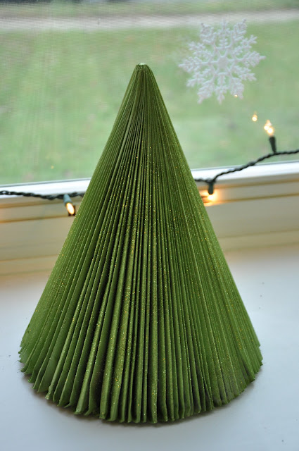 365 Days of DIY: Magazine Christmas Tree Make-over