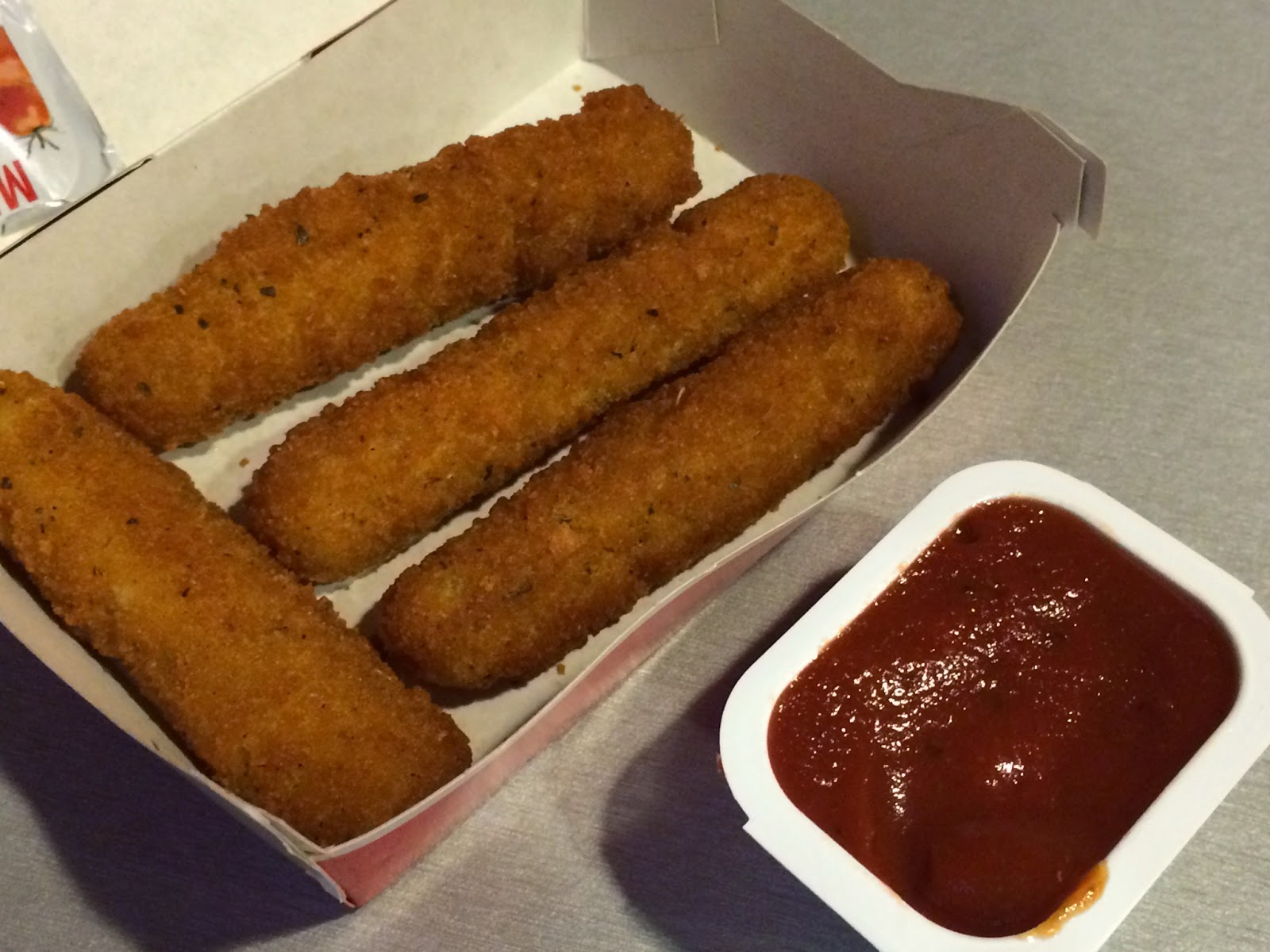 Mozzarella Sticks From Burger King / バーガーキングのモッツァレラ スティック I'm Made of