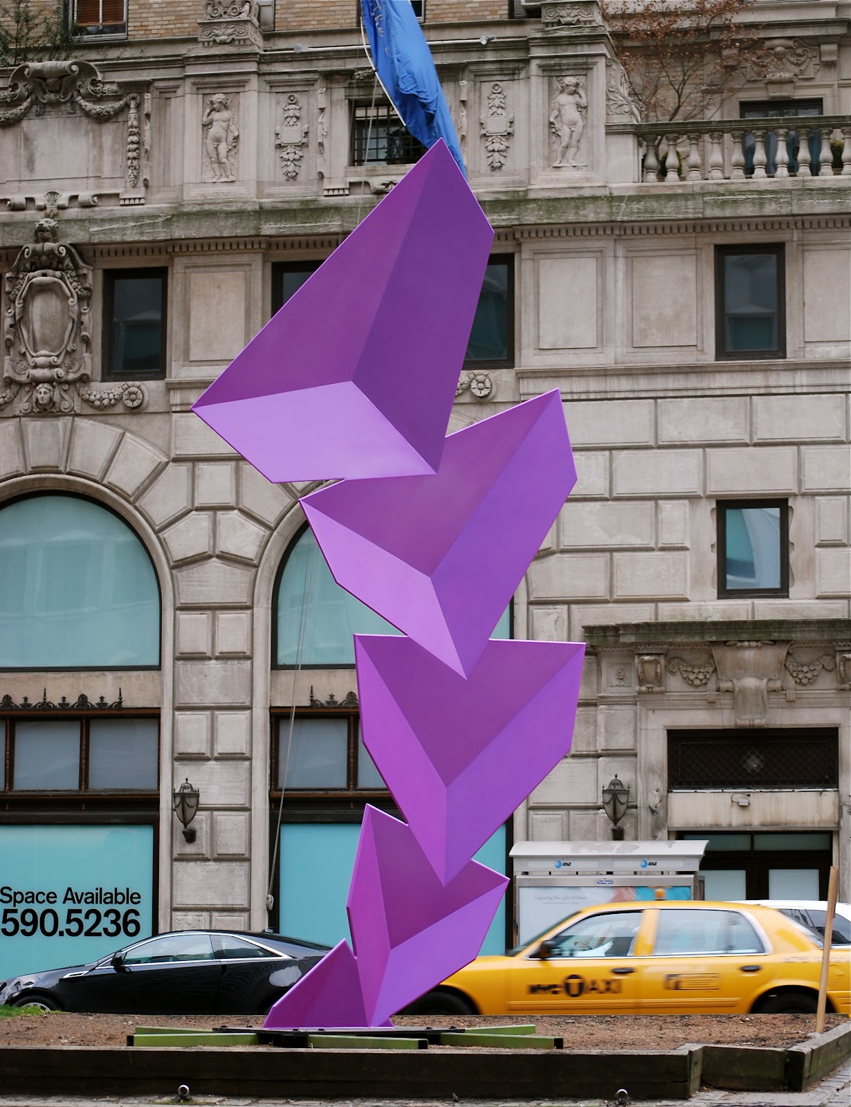 NYC ♥ NYC Rafael Barrios Sculptures on Park Avenue