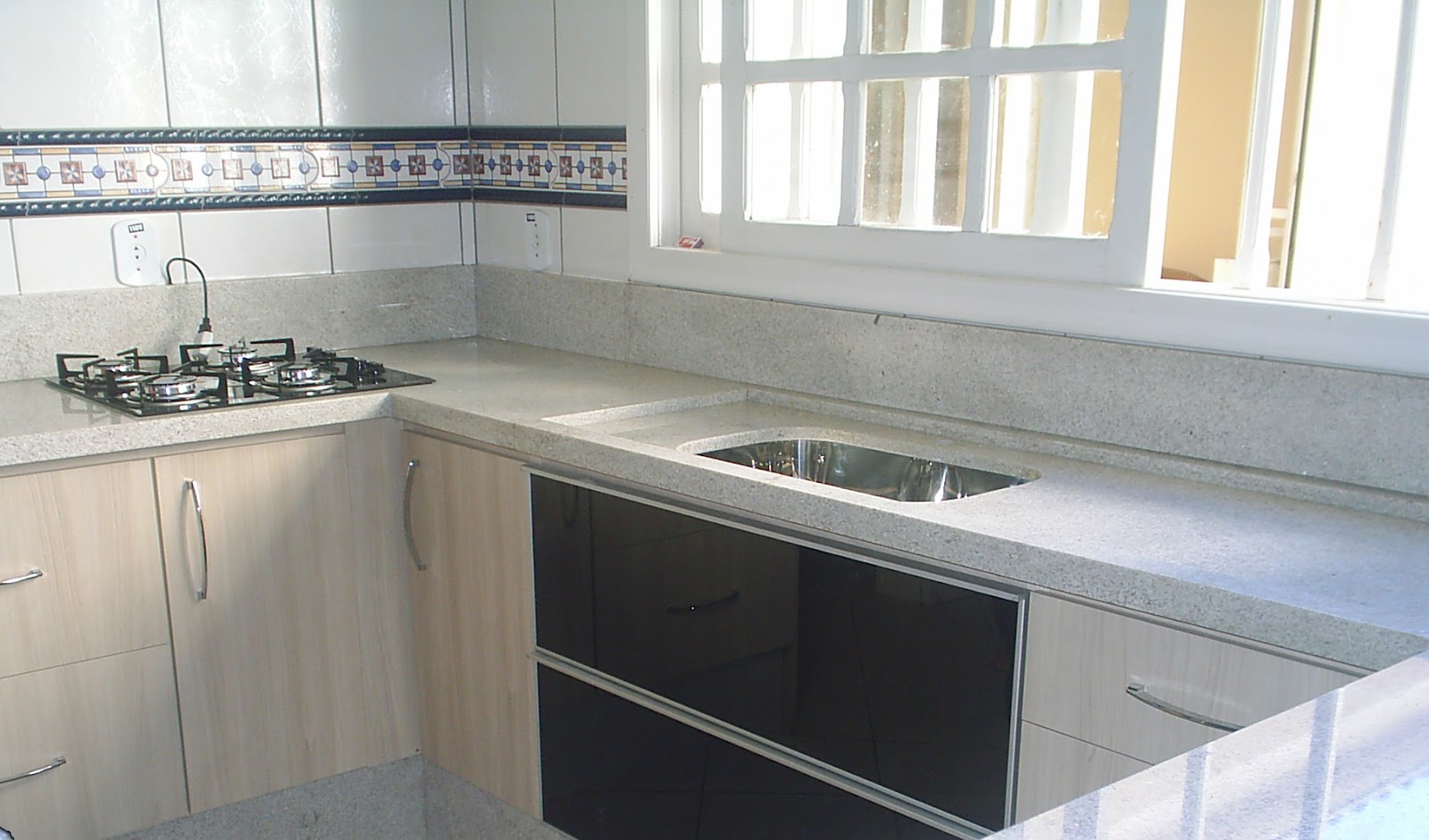 #836F48 BANCADAS DE COZINHA E BANHEIRO 1600x941 px Bancadas Para Cozinha Americana De Granito #1489 imagens