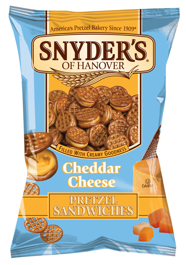 Acero y Magia Snyders Cheddar Cheese Pretzel Sandwich