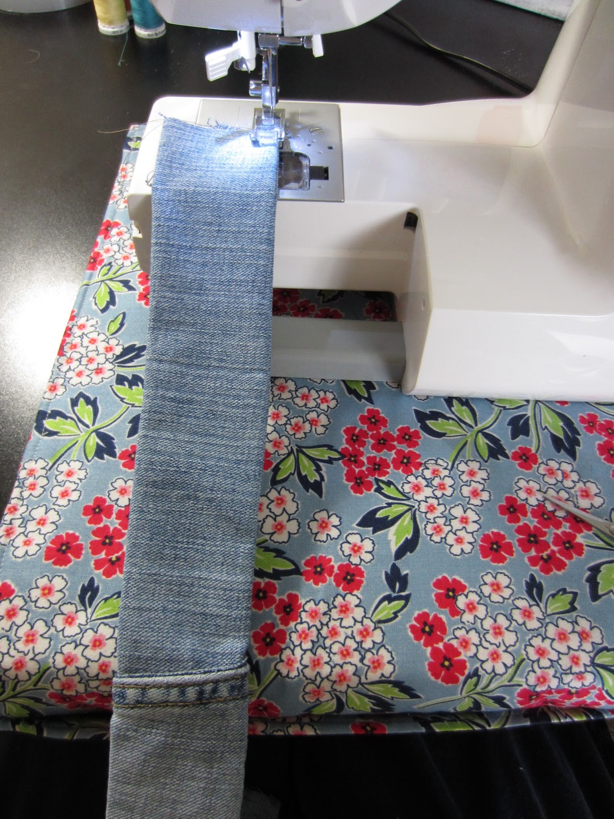 The Upstairs Crafter Travel Trash Bag Tutorial