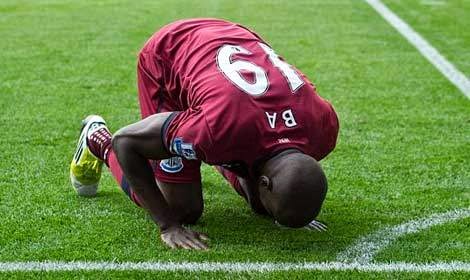 5 Pemain Sepak Bola Muslim Di Piala Dunia 2014 5 Pemain Sepak Bola Muslim Di Piala Dunia 2014