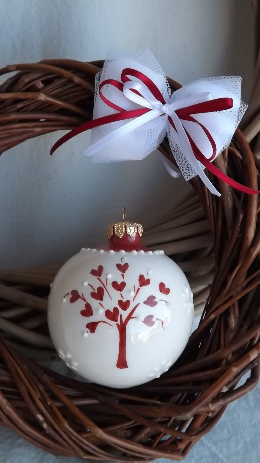 Ceramica Come Mestiere Palline Per L Albero Di Natale Sposini Cuori E Albero Della Vita Bomboniere Per Matrimonio