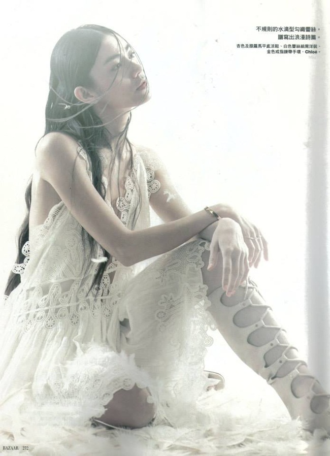 Harper's Bazaar Taiwan May 2015, Allison 俞敬 Chloé 2015 SS Little White Lace Dress With Deep V-Neckline Editorials