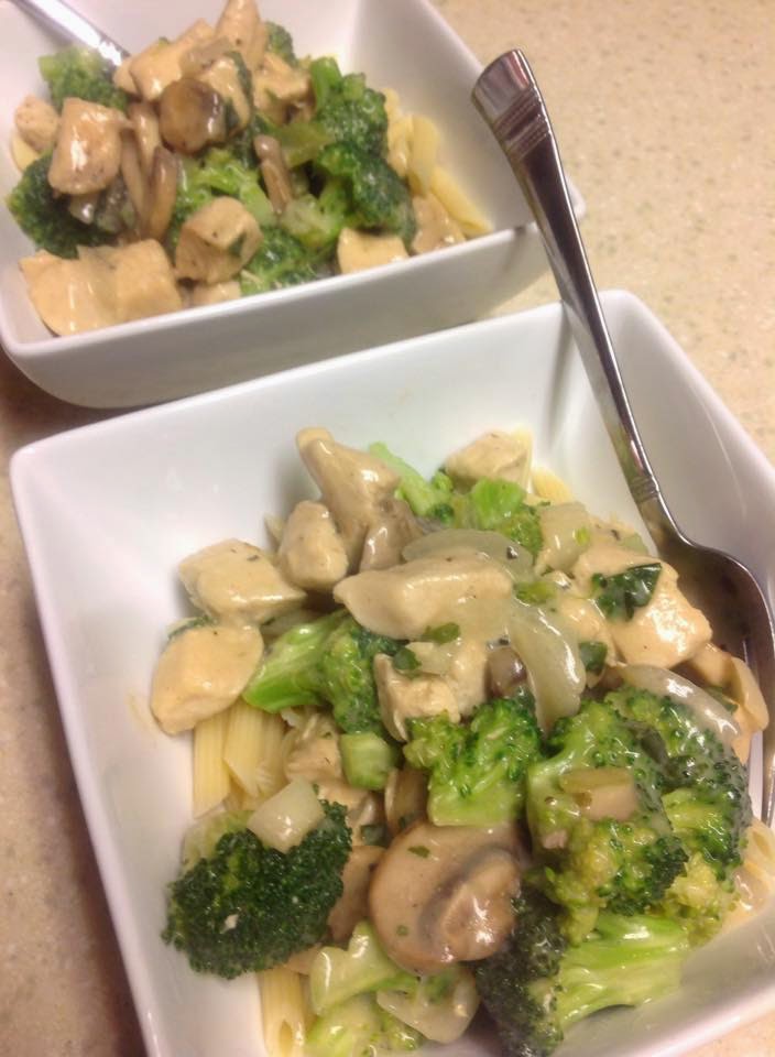 What's Cooking at Richard's ?? Chicken Alfredo LIGHT!