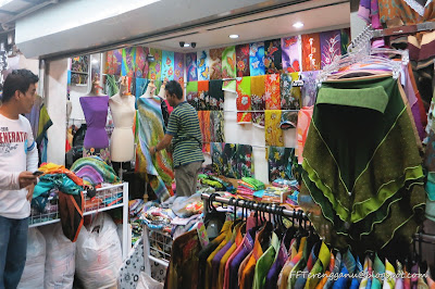 Pasar Payang Kain batik lukis