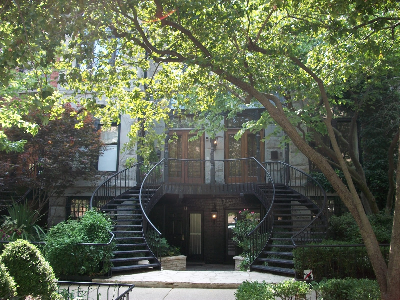 Filming Locations of Chicago and Los Angeles My Bodyguard