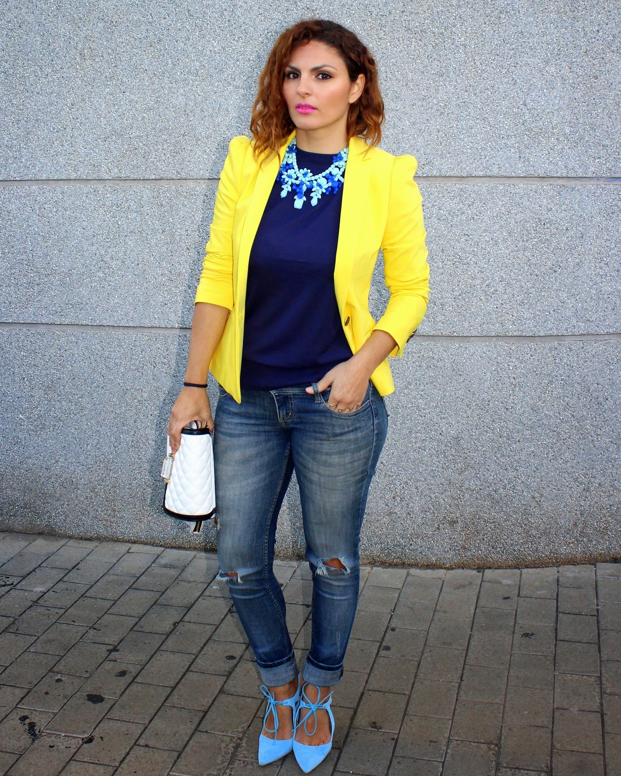 LOOK CON BLAZER DE COLOR AMARILLO para GUIA ESTÁ DE MODA El armario de B