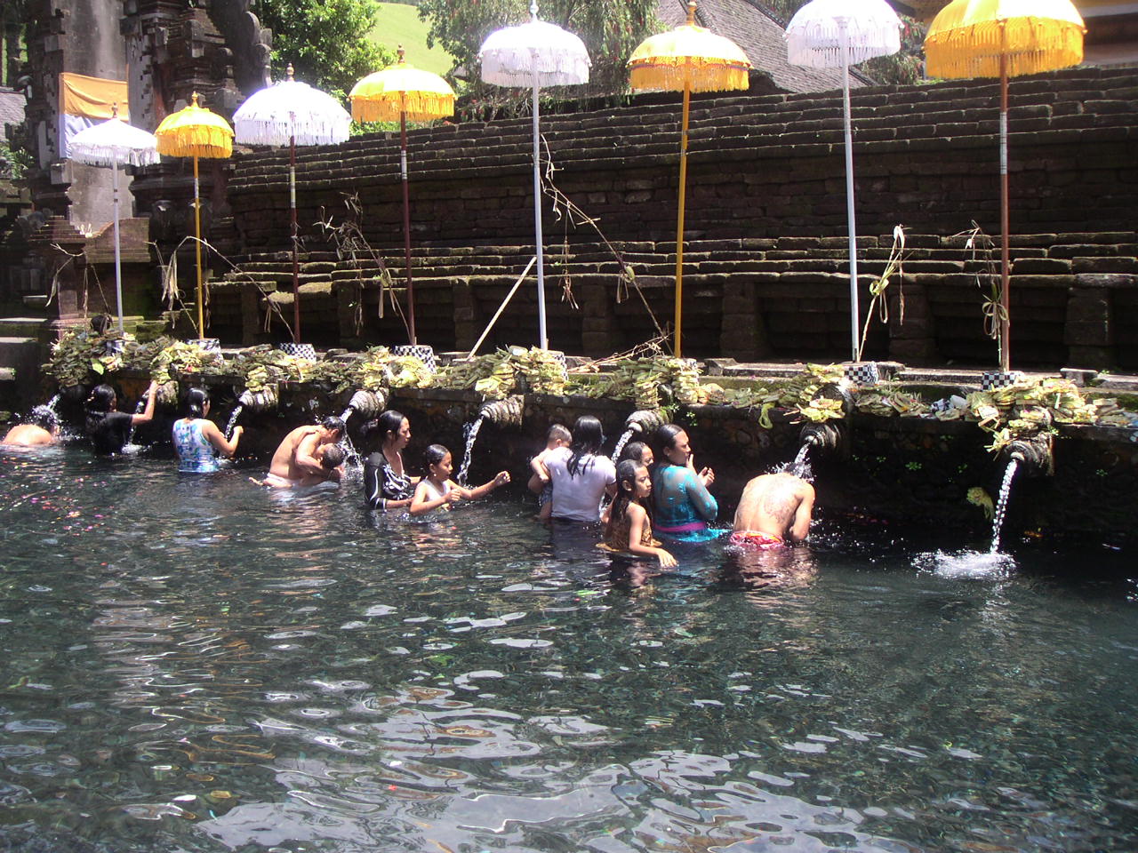 Bali Vacation Information: Tirta Empul Temple - The Holy Spring Water
