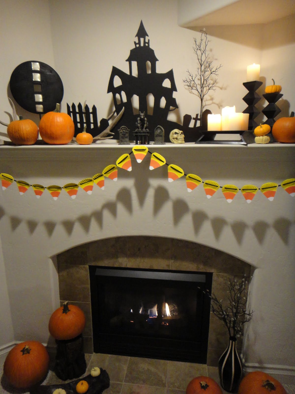 Worth Pinning: Halloween Mantel