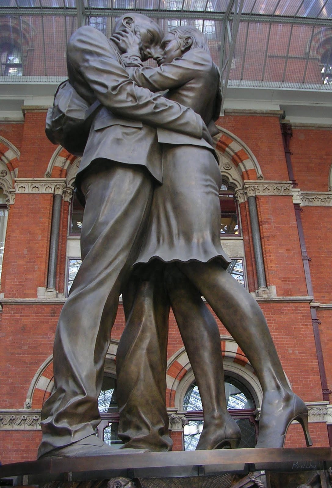 Wilfred In The UK Wilfred in Paris