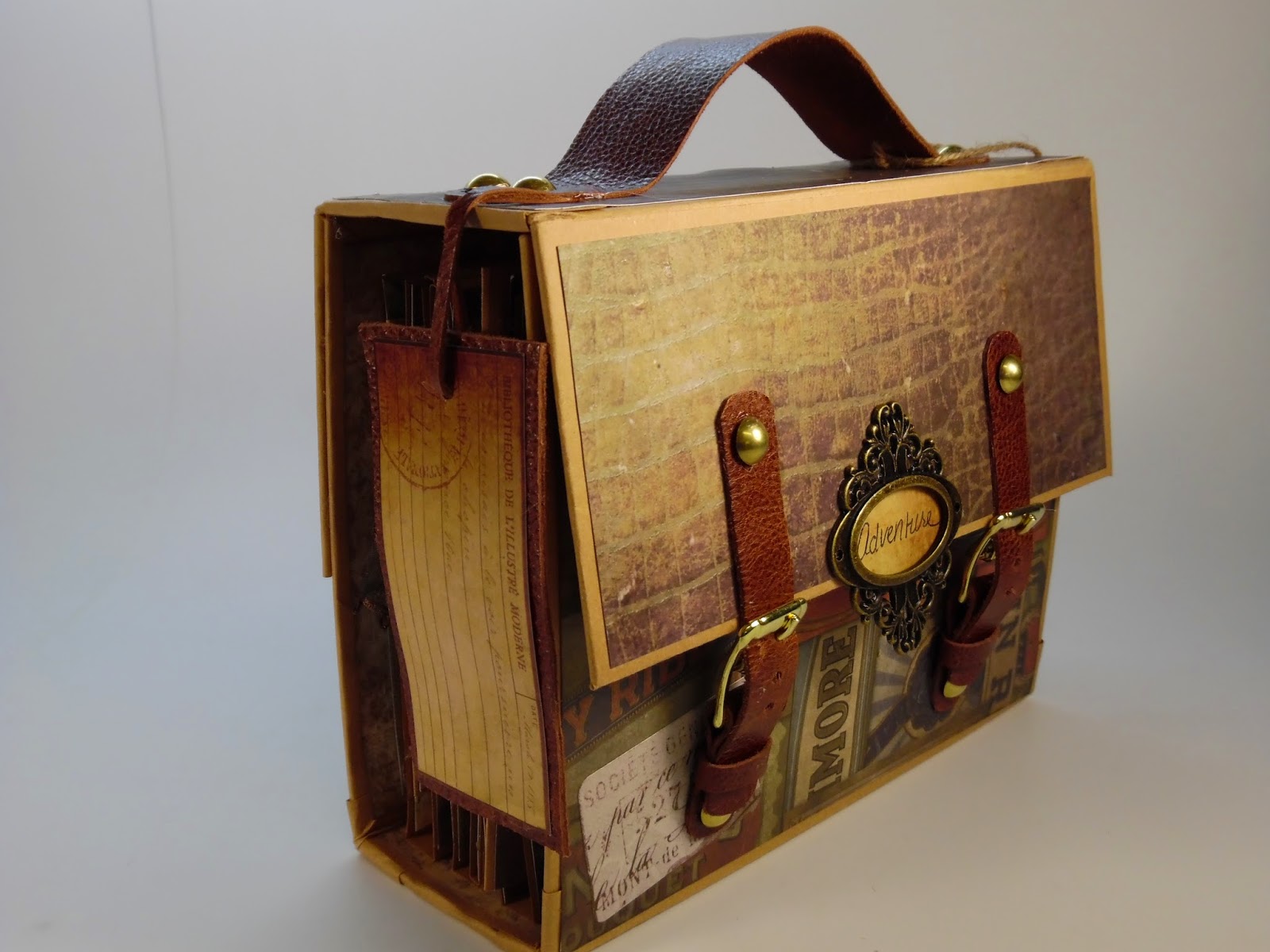 Designs by Shellie SUITCASE TRAVEL ALBUM