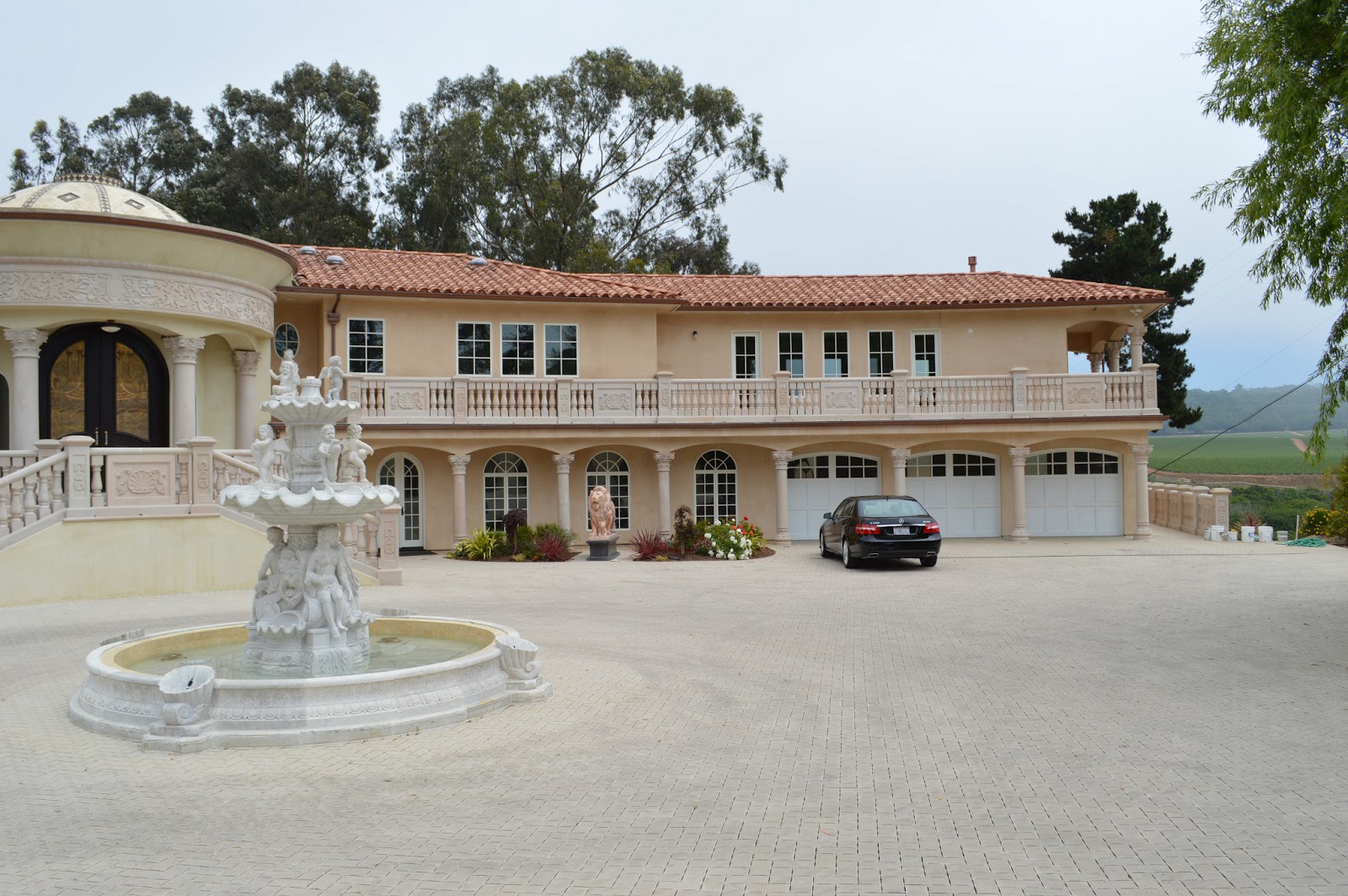 Homes & Mansions A Grand Estate in La Selva Beach, CA