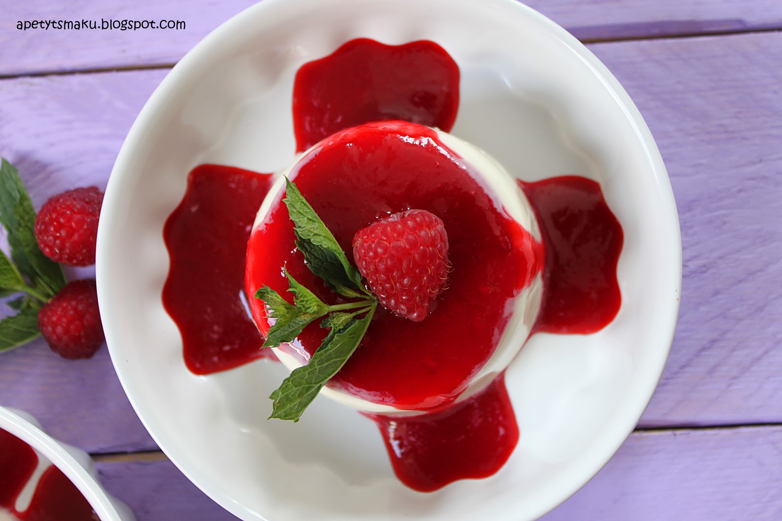 Apetyt Smaku! Panna Cotta z Sosem Malinowym