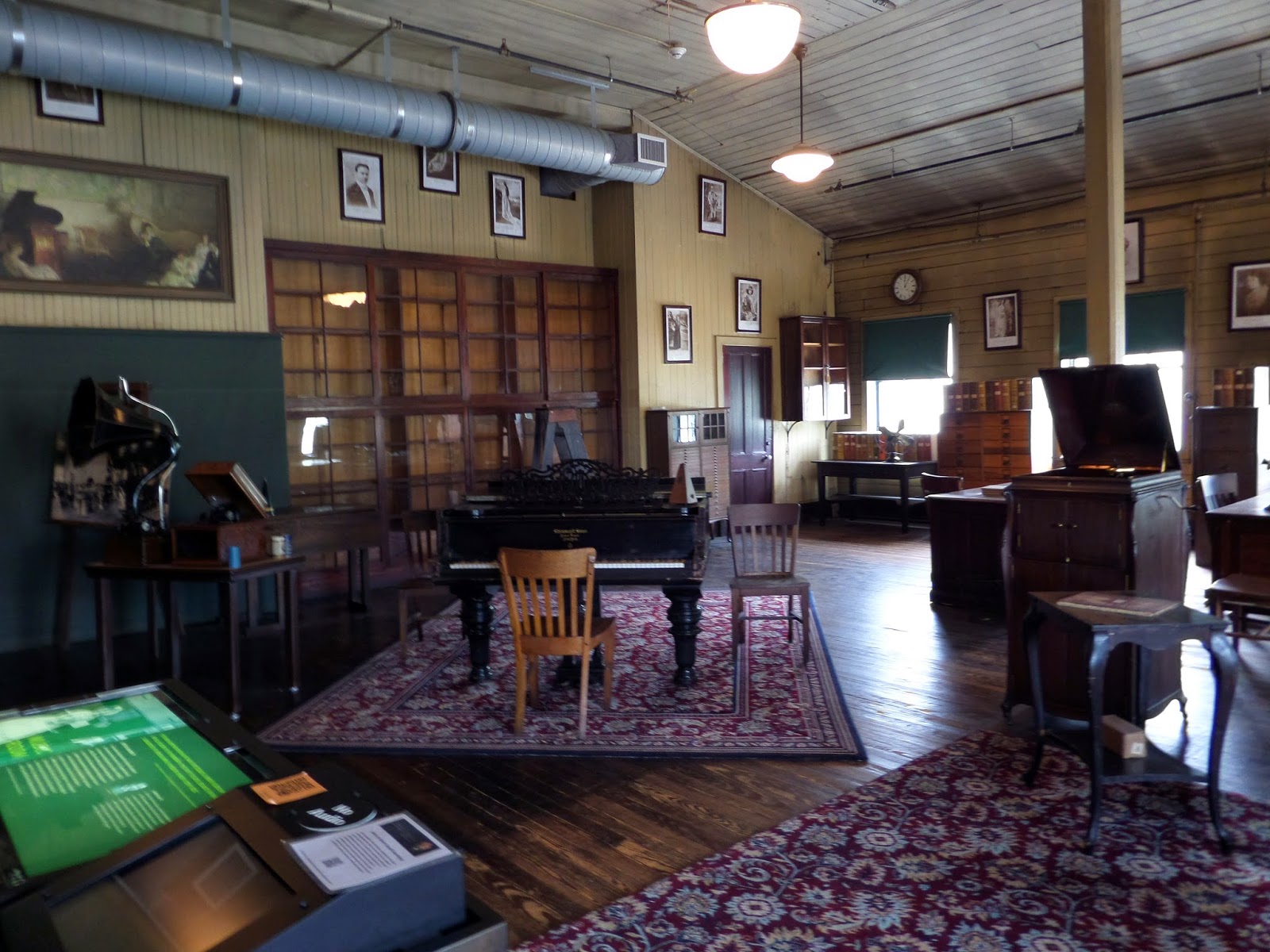 2 Live Freely PhotooftheWeek 142, First Recording Studio, Thomas