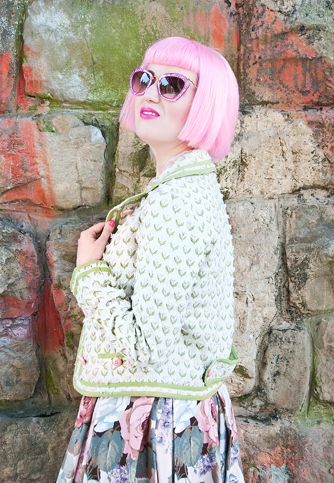 Sara is in Love with vintage designer look Marc Jabobs Lena Hoschek full circle skirt flower print kawaii bear Clutch Little Sunny Bite Miu Miu shades pastels marc jacobs, blazer, miumiu glitter shades