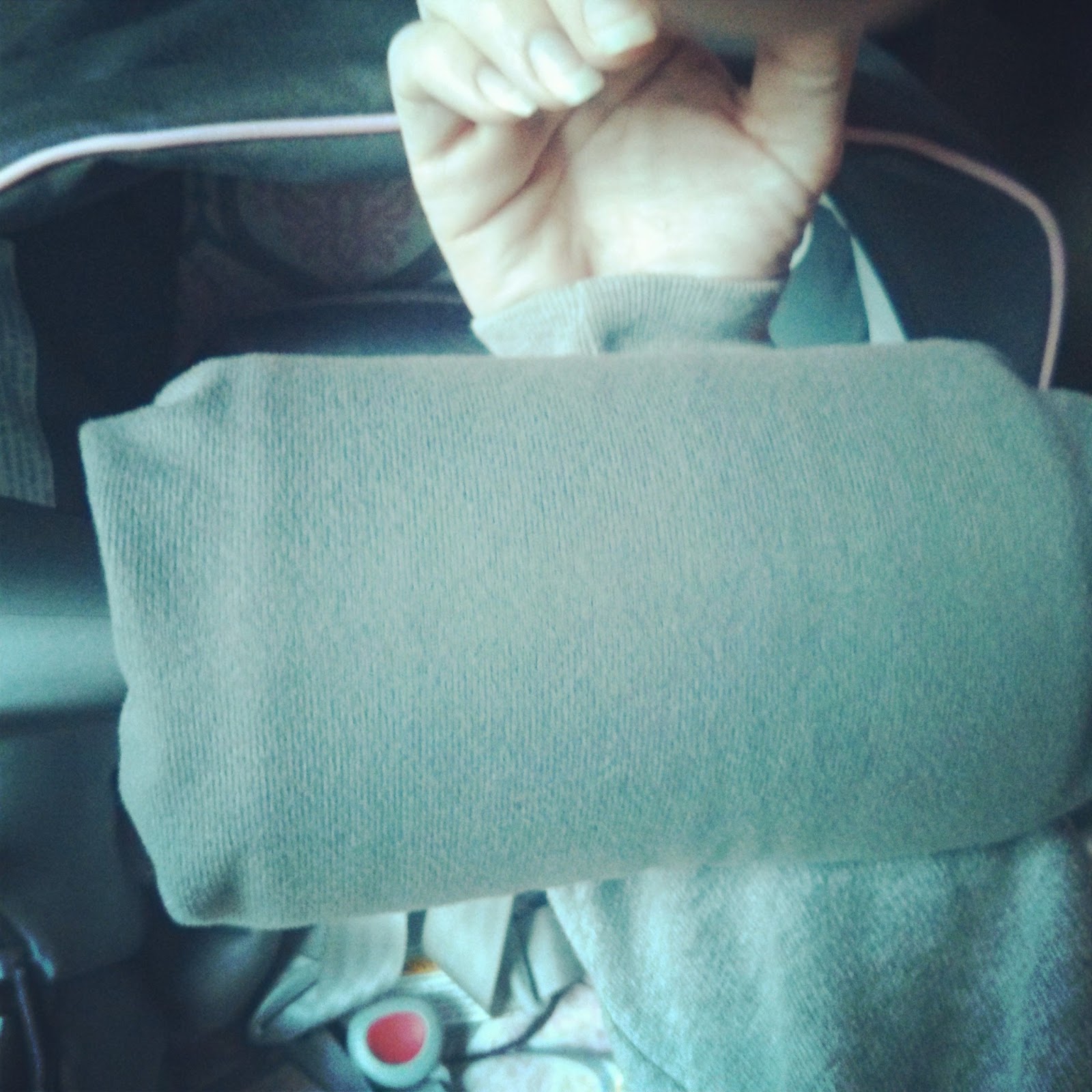 Amici Bello DIY Car Seat Arm Cushion