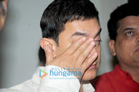 Aamir Khan interacts with KEM Hospital's doctors & patients