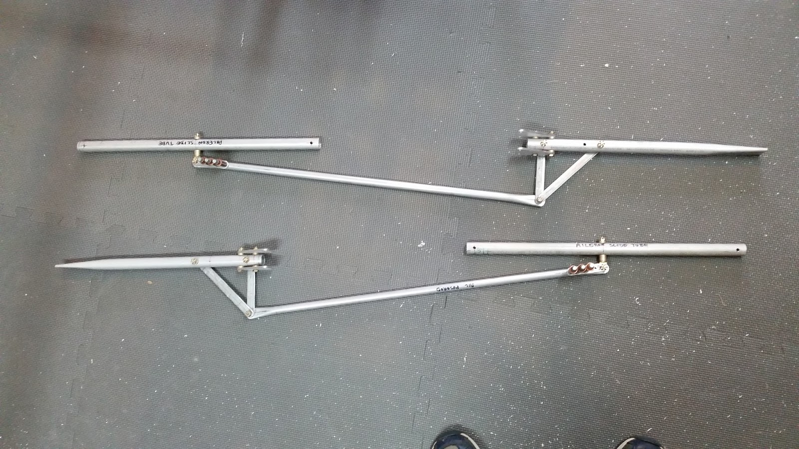 Building adventures of an Ultralight Glider Aileron control linkages