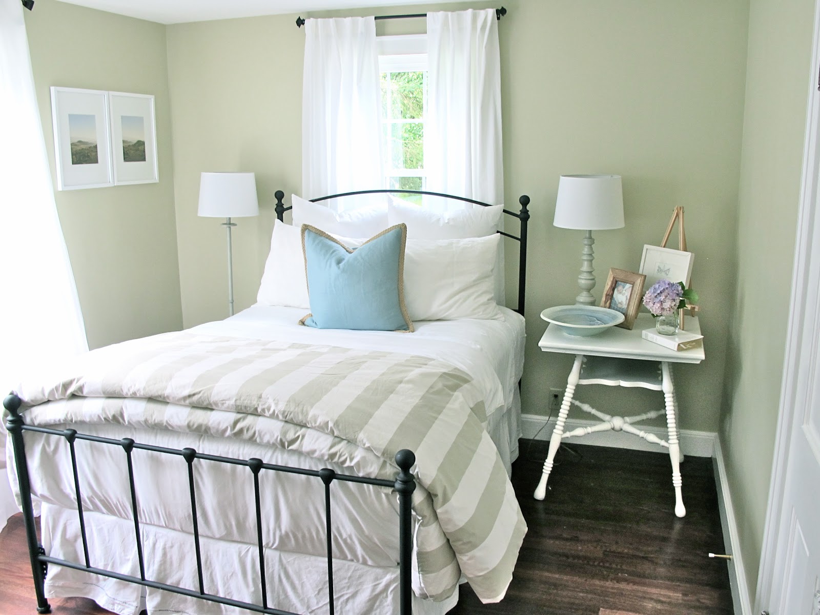 Desk In Guest Bedroom