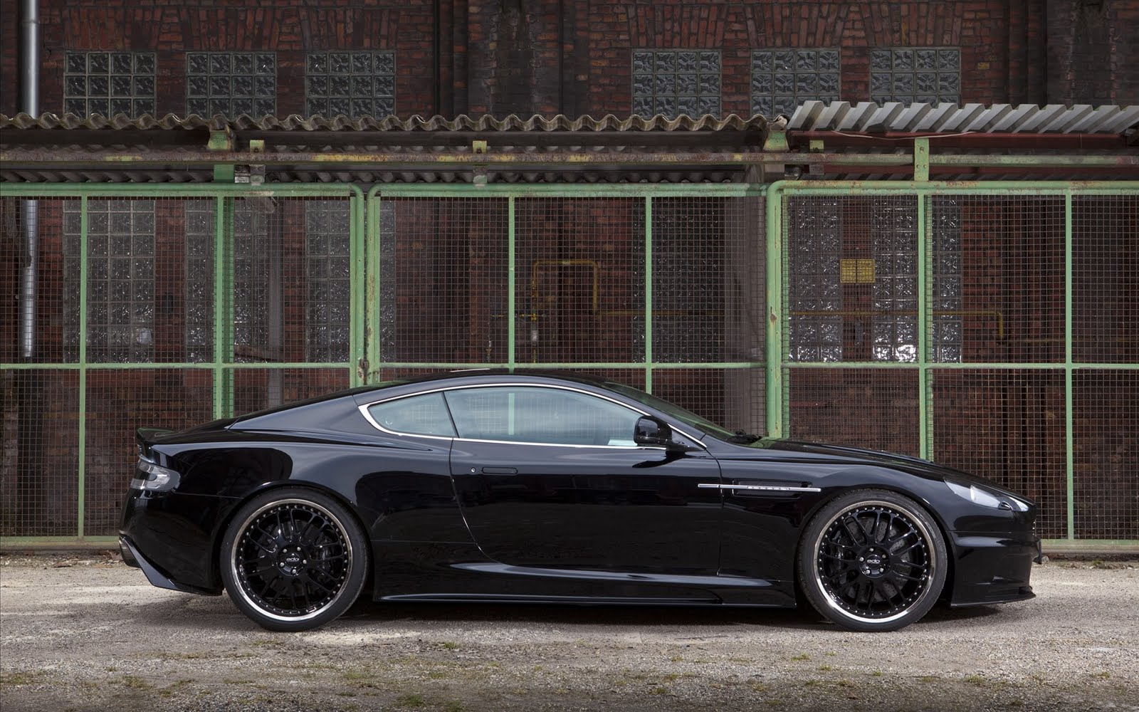 http://4.bp.blogspot.com/-qrWzWSMpUJE/Tm4XrtiZ75I/AAAAAAAAA90/YPoN85LyIEA/s1600/edo-competition-aston-martin-dbs-2011-car-wallpapers-widescreen-01.jpg
