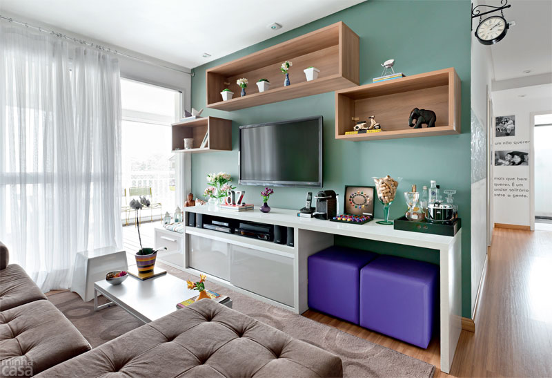 01apartamentode105mrepletodecoresearranjosdeparedejpeg Sala De Estar Verde E Branco ~ 01apartamentode105mrepletodecoresearranjosdeparedejpeg