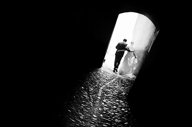 Matrimonio in piazza a Castel Vittorio - ©2012 Specchiomagico Weddings Real wedding, wedding inspiration blog, Italian wedding inspiration