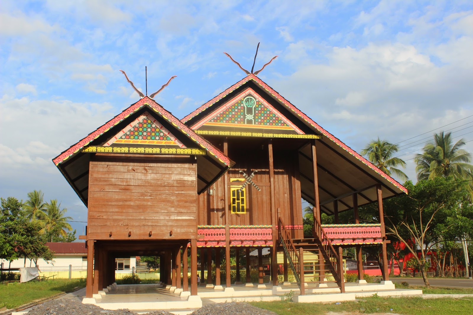 Rumah Adat Suku Alas Kabupaten Aceh Tenggara Propinsi Aceh