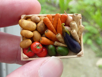 Miniature vegetable crate featuring potatoes, tomatoes, carrots, parsnips, avocados, aubergine, eggplant.  Handmade in 12th scale by Paris Miniatures - Emmaflam and Miniman