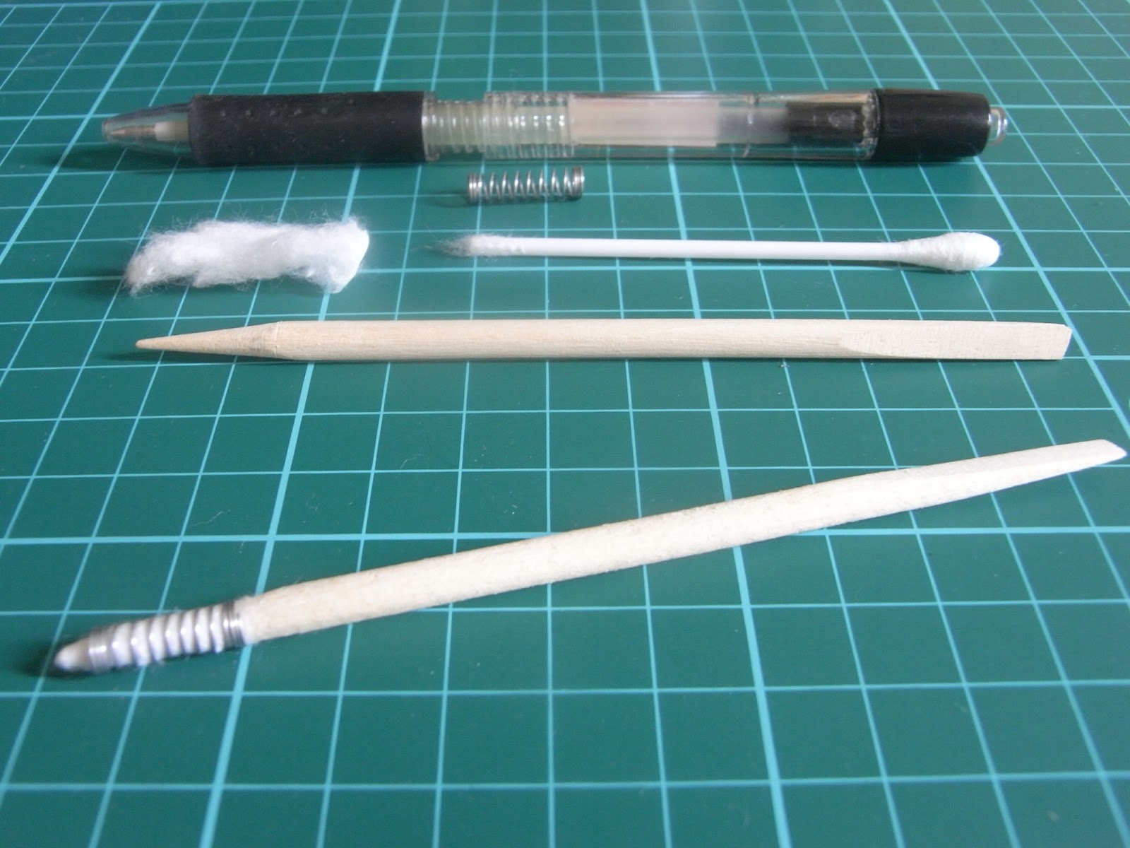 How to Make a Stylus With a Few Household Supplies