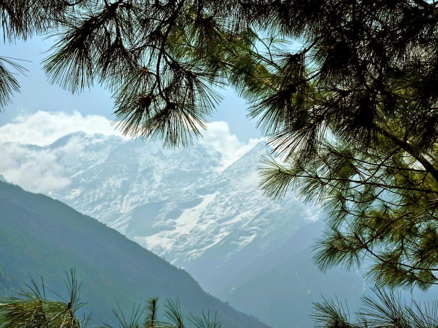 The first glimpse of Mount Everest - My 25 Photos Of The Everest Base Camp Trek The first glimpse of Mount Everest - My 25 Photos Of The Everest Base Camp Trek