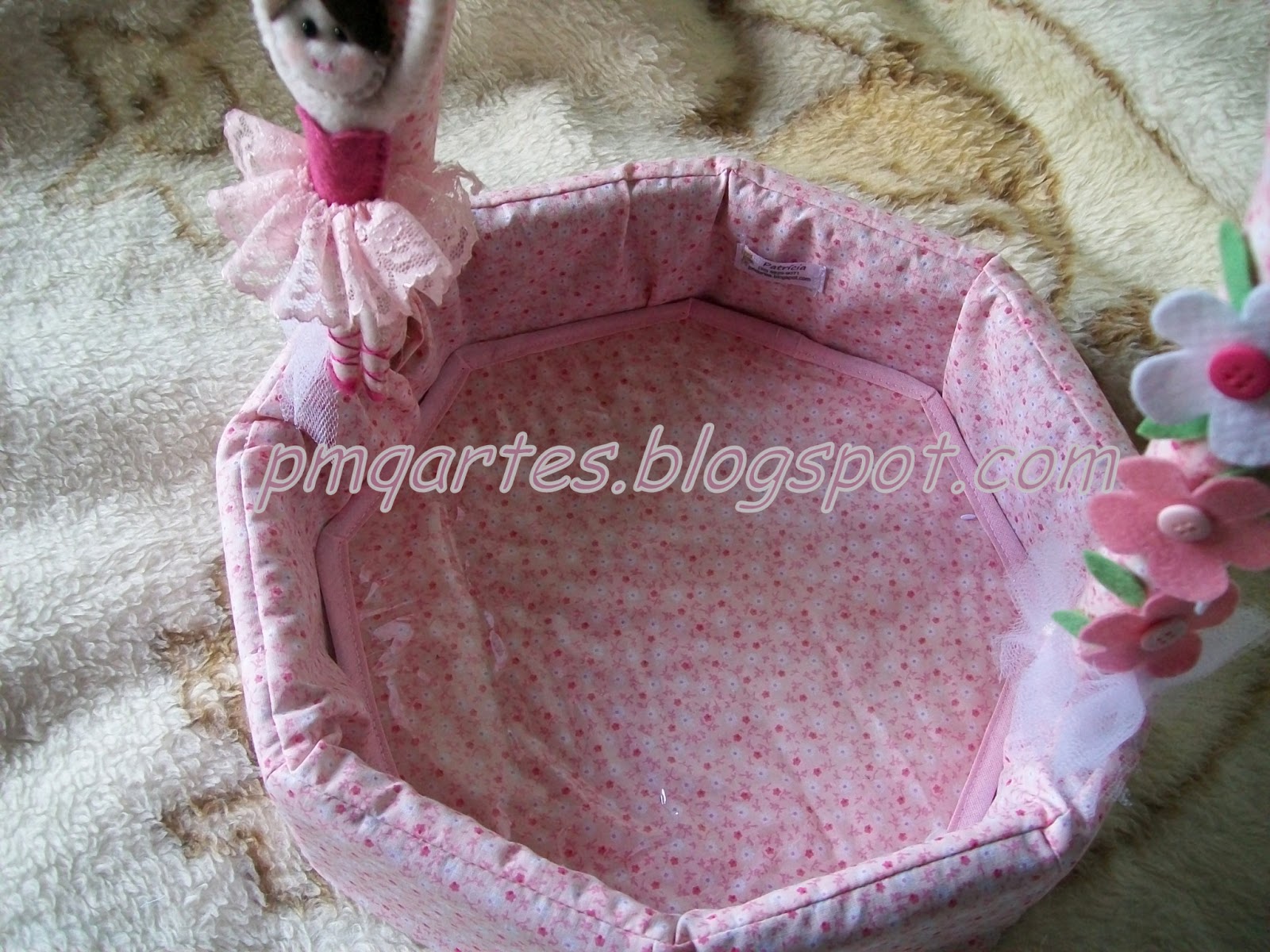 MEU CANTINHO Cesta decorada para menina MEU CANTINHO Cesta decorada para menina