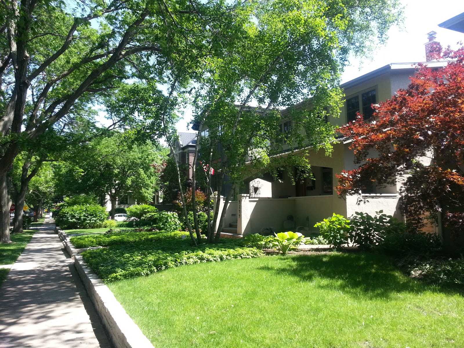 The Chicago Real Estate Local Under contract! Graceland West three bedrooms condo on a